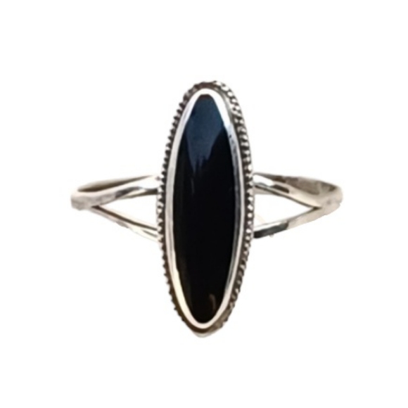 Jewelry - VTG Sterling Silver Black Stone Ring